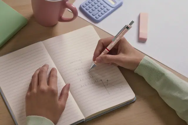 In use, writing in a notebook – rOtring Tikki